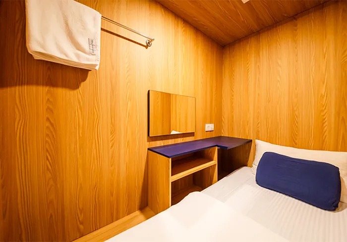 Private Single Cabin | Capsule Pod Hostel in Boat Quay Singapore