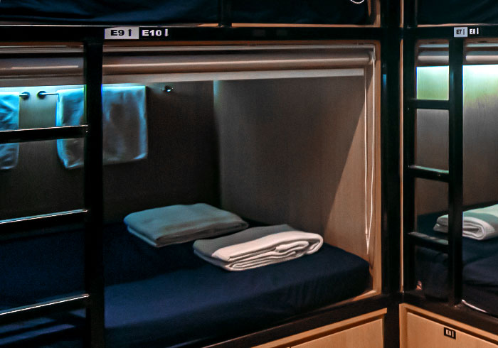 Deluxe Queen Pods | Capsule Pod Hostel in Bugis Singapore
