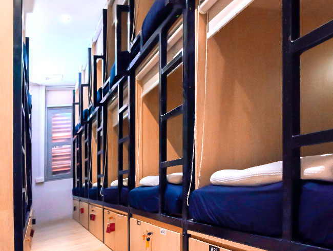 Book a capsule pod hostel in Bugis now and enjoy an affordable & comfortable backpackers stay in bugis singapore